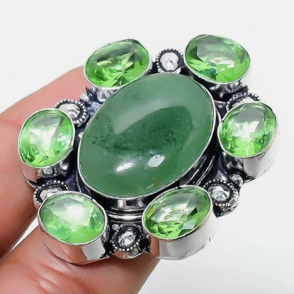 New Oversized Green Apatite and Tsavorite 925 Silver Statement Ring. - Picture 3 of 16